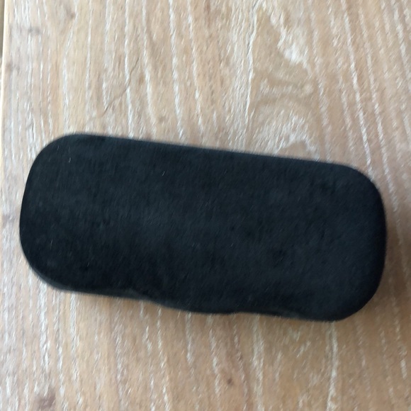 Gucci velvet sunglasses case - Picture 3 of 3